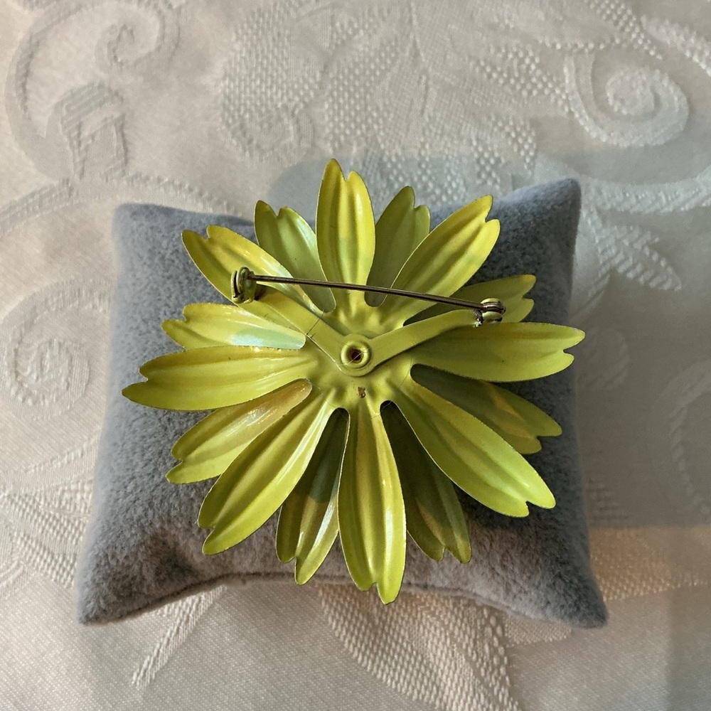 Yellow and Green Enamel Brooch - Picture 3 of 3
